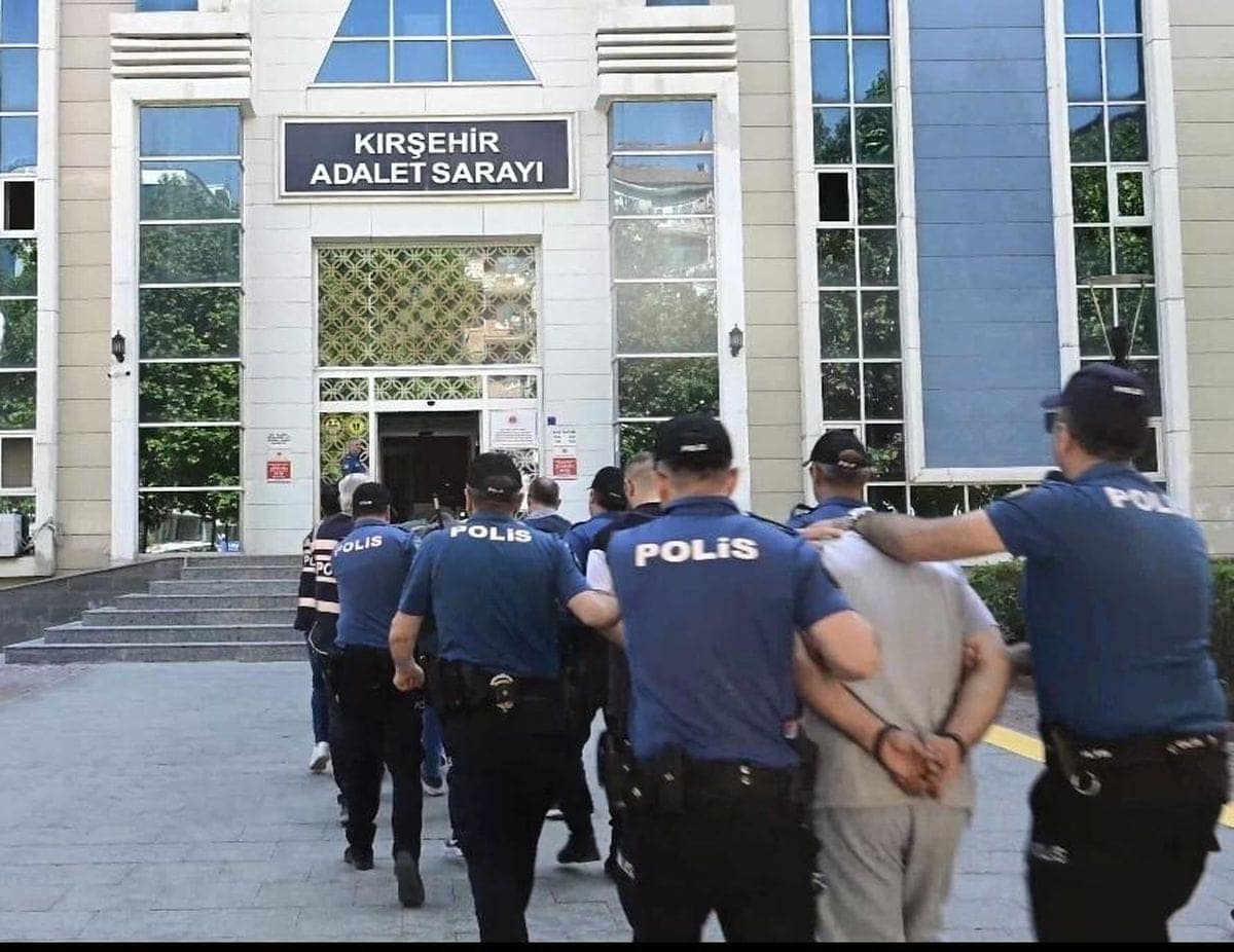 Kırşehir'de 10 milyon liralık iş yeri hırsızlığında 5 şüpheli tutuklandı