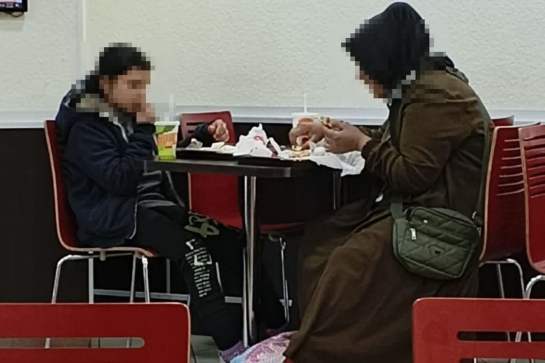 Hamburger zincirindeki ayrımcılık için harekete geçildi