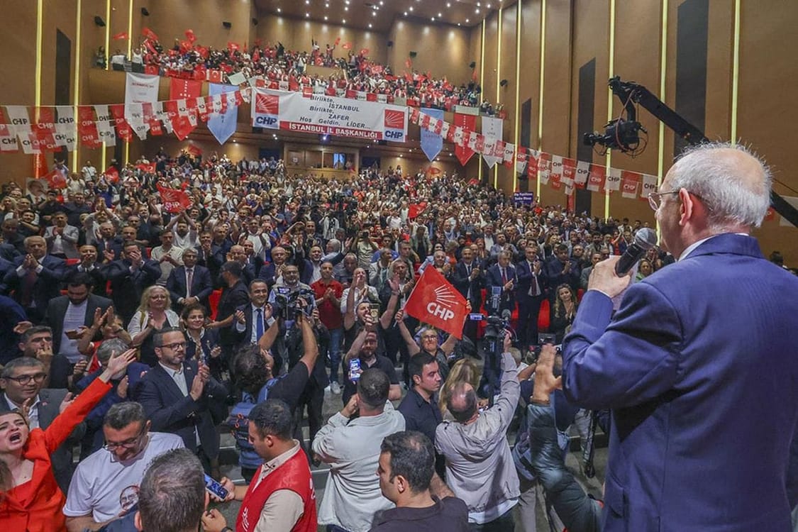 CHP'deki figüran tartışmasında yeni perde! Cast ajansı doğruladı