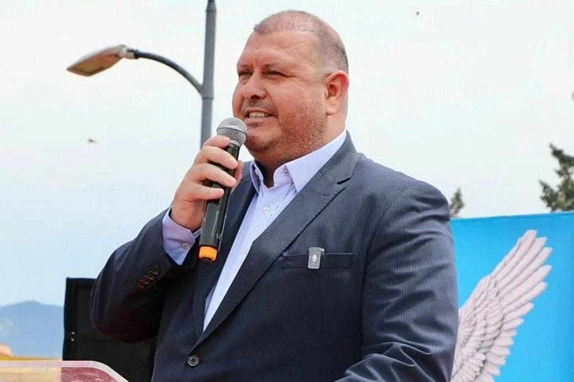Sevgilisi ile müstehcen mesajları ortaya çıkan İlkay Çiçek CHP’den istifa etti