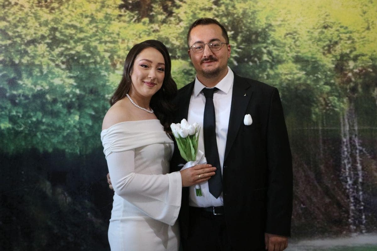 Öğretmen çiftin nikah töreni okul bahçesinde yapıldı