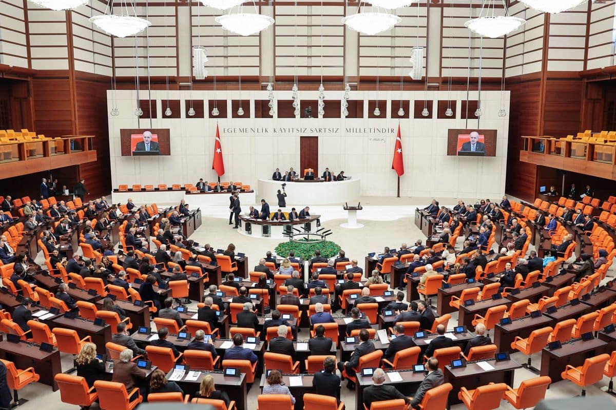 En düşük emekli aylığı düzenlemesini de içeren kanun teklifi, TBMM Genel Kurulu'nda kabul edildi