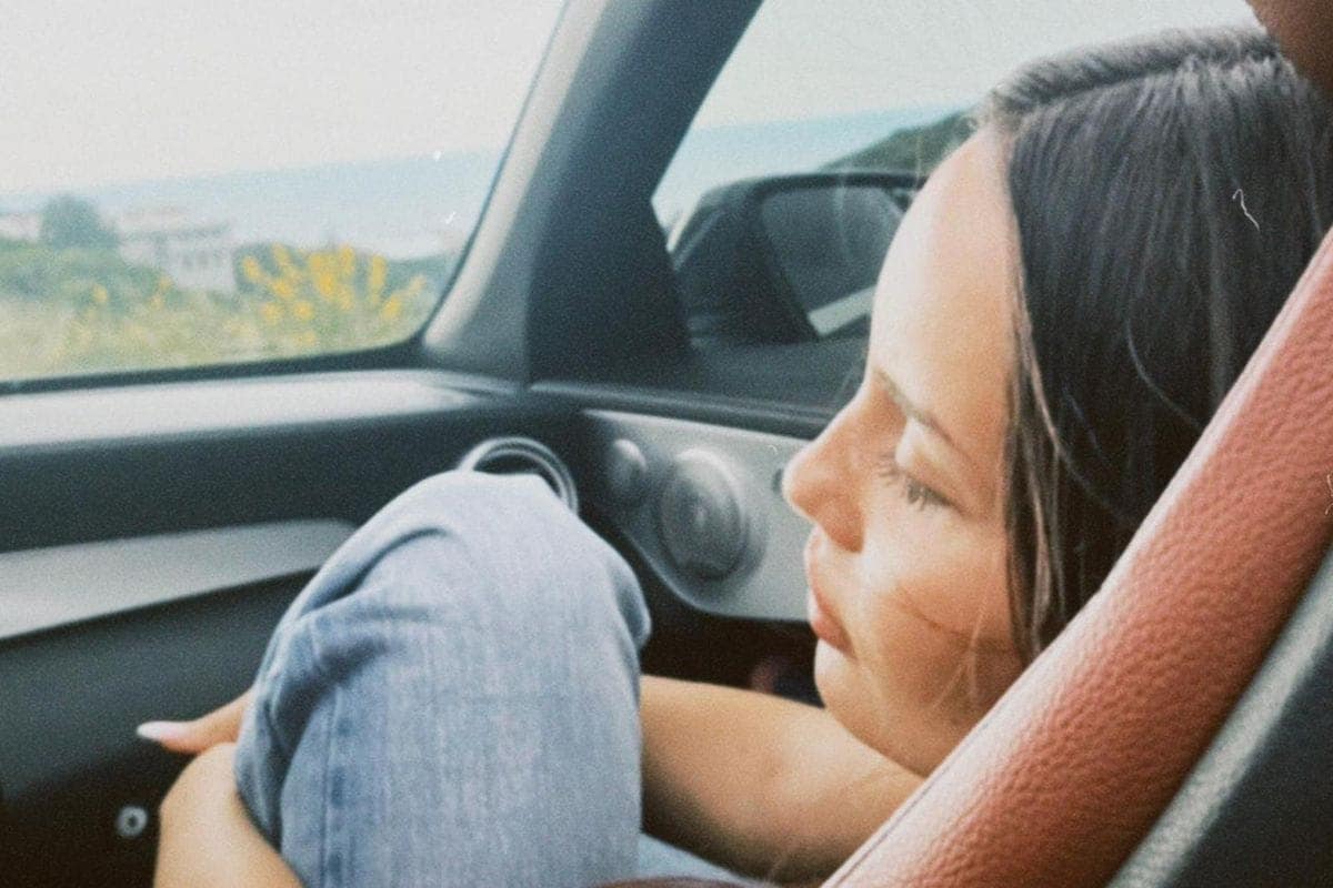 Los Angeles’tan Dünyaya: Elif’ten İlk Tekli “Hurt You”