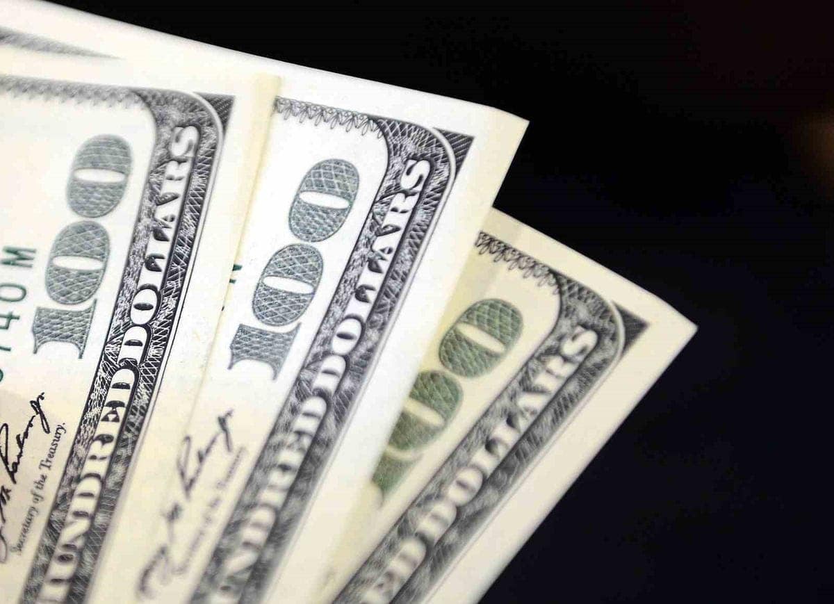 Dolar ve Euro Güncel Kurlarla Güne Başladı